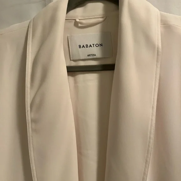 Aritzia Babaton Kahlo Robe - Picture 5 of 8